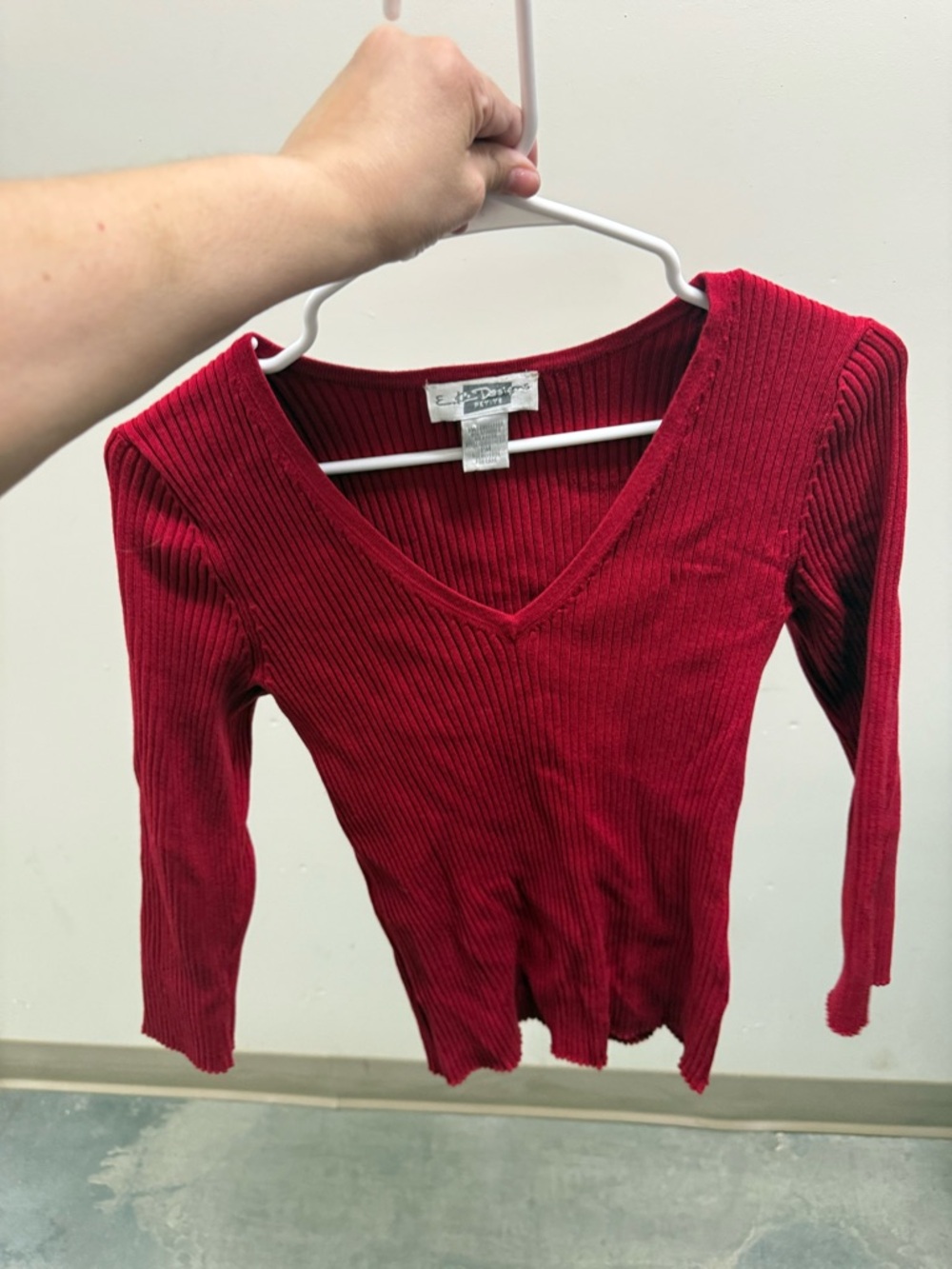 Ribbed V-Neck Long Sleeve Top - Red